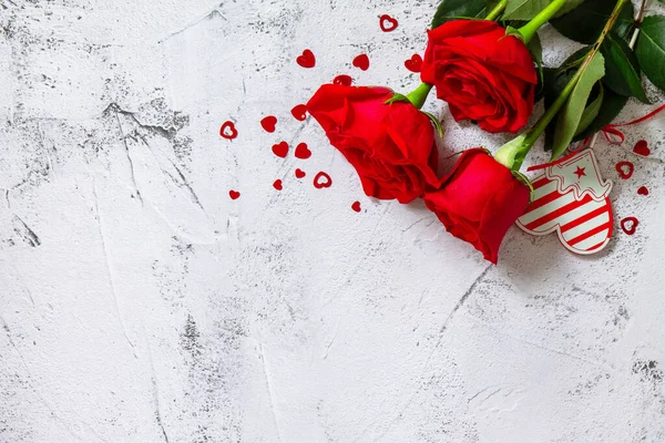 Sevgililer Günü Konsepti Ultimate Gray Arka Planında Kırmızı Güller Kalp — Stok fotoğraf