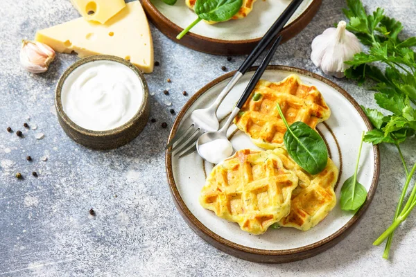 Potato Waffles Peas Paprika Cheese Herbs Quick Snack Plate Gray — Stockfoto