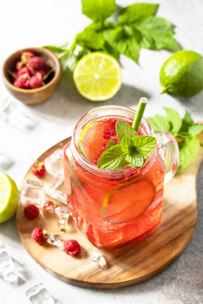 Soft Drinks Healthy Beverage Refreshing Summer Glasses Drink Raspberry Mint — Stock Photo, Image