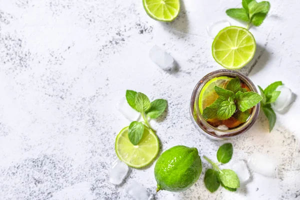 Refrescante Bebida Fría Verano Bebida Alcohólica Cuba Libre Cola Con — Foto de Stock