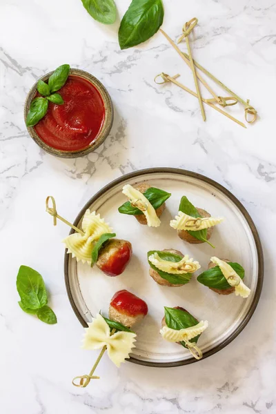 Verjaardag Romantisch Diner Pasta Gekookt Vorm Van Hapjes Gehaktballen Geserveerd — Stockfoto