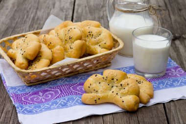 Susam, güzel kek hamuru ile buns