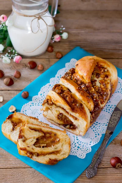 Pâtisserie à tarte aux noix et lait condensé bouilli — Photo