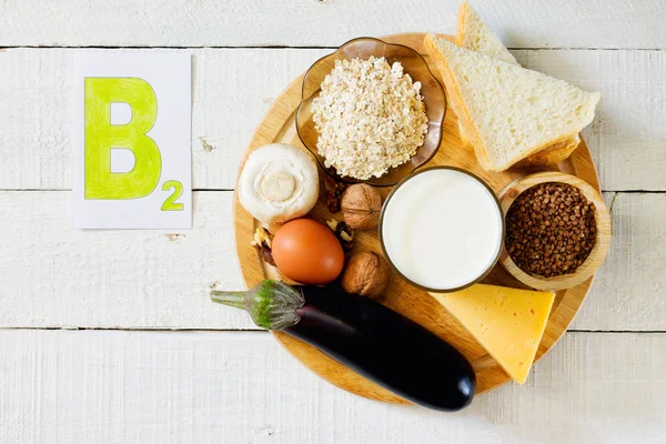 Foods that contain vitamin B 2 — Stock Photo, Image