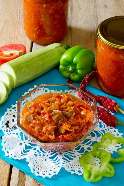 天然自制调味汁的西红柿和南瓜 — 图库照片
