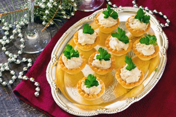 Tartaletas con mousse de hígado de bacalao en Nochevieja —  Fotos de Stock