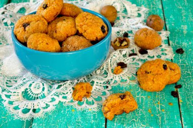 Yulaf ezmeli kurabiye havuç ve ceviz, seçici odak ile.