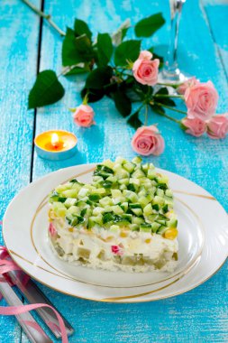 Yengeç Salatası yapışır. Düğün günü. Sevgililer günü.