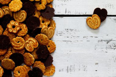 Çikolata sır masada, üstten görünüm ile tanımlama.