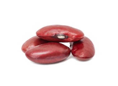 Kırmızı fasulye beyaz arkaplanda izole edilmiş.