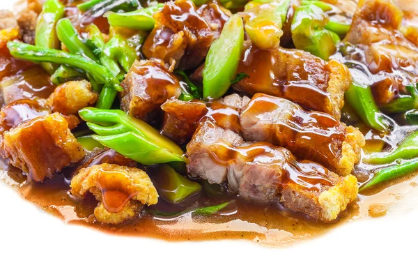 カリカリ豚肉の炒めケール タイのおいしい料理 — ストック写真