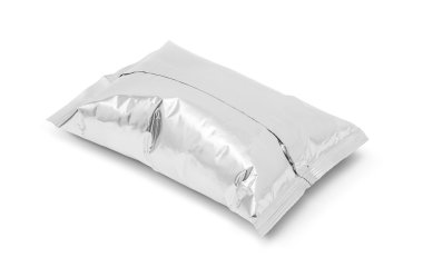 Beyaz arka plan üzerinde izole boş ambalaj folyo çerez kesesi