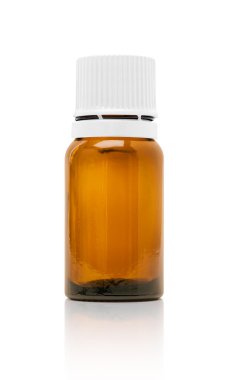 Beyaz arka plan üzerinde izole boş ambalaj kozmetik serum şişesi