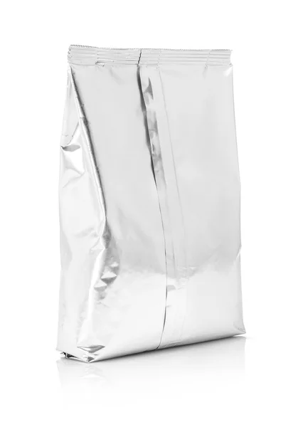 Κενή συσκευασία σακούλα αλουμινίου αλουμινίου που απομονώνονται σε λευκό φόντο — Φωτογραφία Αρχείου