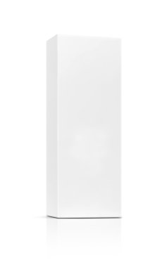 Beyaz arka plan üzerinde izole boş ambalaj kağıt karton kutu