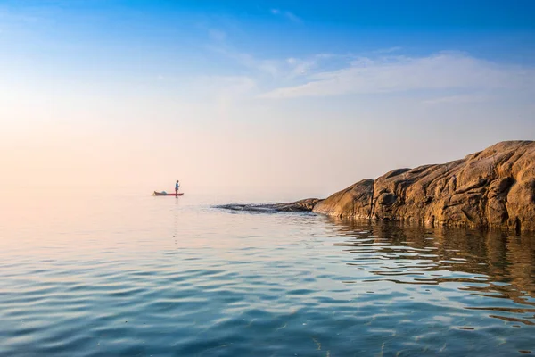 Schöne Landschaft Meereslandschaft Morgen Farbenfroher Sonnenaufgang Mit Fischern Lan Hin — Stockfoto
