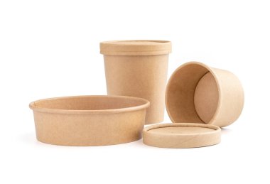 Ekoloji ürün tasarımı için boş ambalaj kağıt bardak kırpma yolu ile beyaz arkaplanda izole edilmiş maket