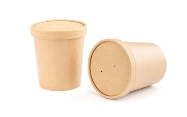 Ekoloji ürün tasarımı için boş ambalaj kağıt bardak kırpma yolu ile beyaz arkaplanda izole edilmiş maket
