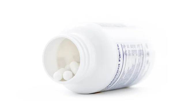 Witte Capsules Geopende Supplement Plastic Fles Geïsoleerd Witte Achtergrond Met — Stockfoto