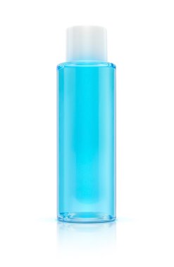 Beyaz arka plan üzerinde izole toner boş mavi şişe kozmetik ambalaj