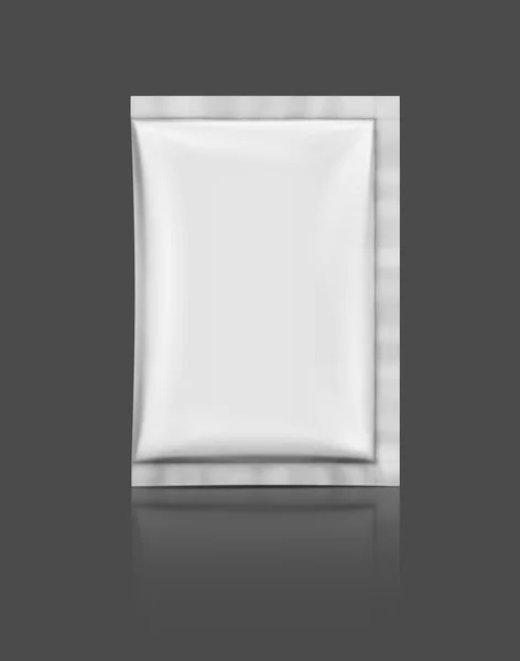 Saqueta de folha de embalagem em branco isolada sobre fundo cinzento — Fotografia de Stock