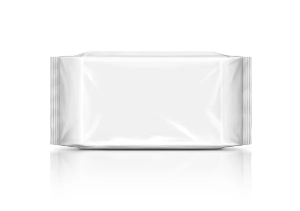 Пустая упаковка бумажные салфетки сумка изолированы на белом фоне Лицензионные Стоковые Изображения