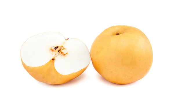 Beyaz zemin üzerinde izole taze armut meyvesi — Stok fotoğraf