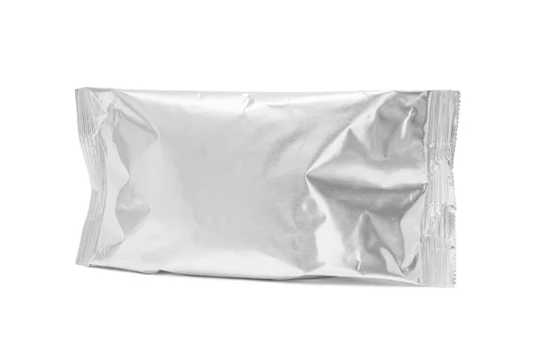 孤立在白色背景上的空白包装铝箔零食袋 — 图库照片