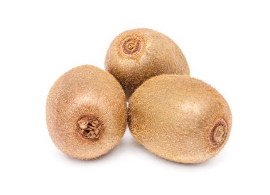 Beyaz arkaplanda yalıtılmış Kivi meyvesi