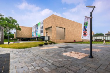 Seul, Güney Kore-24 Haziran 2023. Ulusal Modern ve Çağdaş Sanat Müzesi, Seul (MMCA Seul), mevcut sergiler için afişler sergiliyor