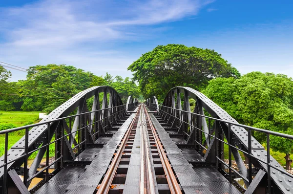 Railway metal bridge of world war history, River Kwai, Kanchanaburi, Thailand — Stock Photo, Image