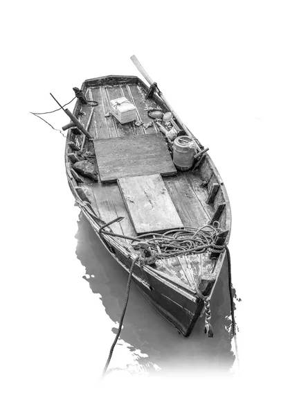 クリッピング パスと白い背景に分離された古い漁船木製 — ストック写真