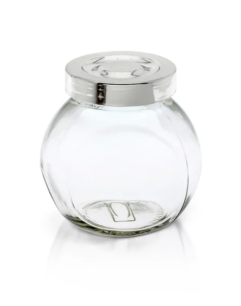 Прозора скляна пляшка зі срібною шапочкою ізольована на білому тлі — стокове фото
