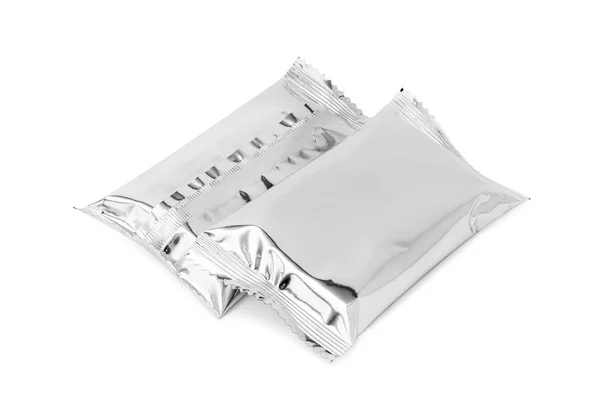孤立在白色背景上的空白包装零食铝箔 — 图库照片