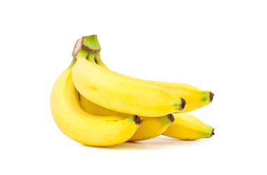 Beyaz arkaplanda izole edilmiş muz