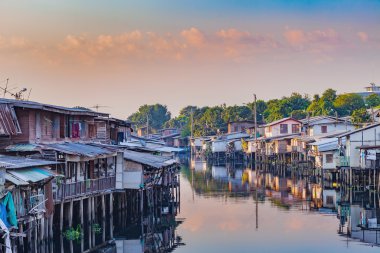 gecekondu waterside gündoğumu sabah