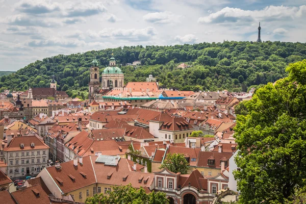 Bovenaanzicht op historische centrum van Praag, Tsjechië, Europa — Stockfoto