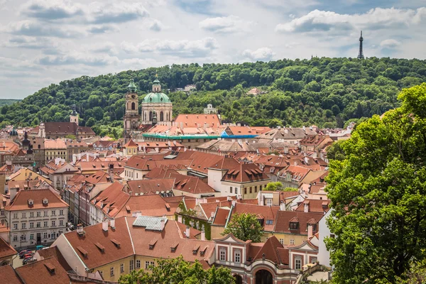 Praag vanaf de top, Tsjechië, Europa — Stockfoto