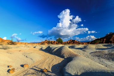 desert, sunset in desert, tatacoa desert, columbia, latin america, clouds and sand, red sand in desert, cactus in the desert, cactus