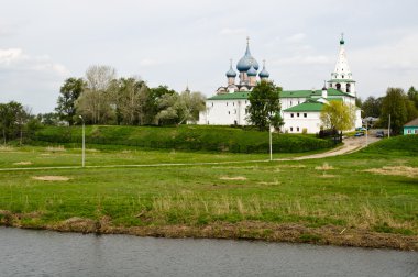 Antik Suzdal kremlin Nehri görünümüne