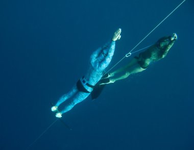 Başka bir tek freediver ilişki