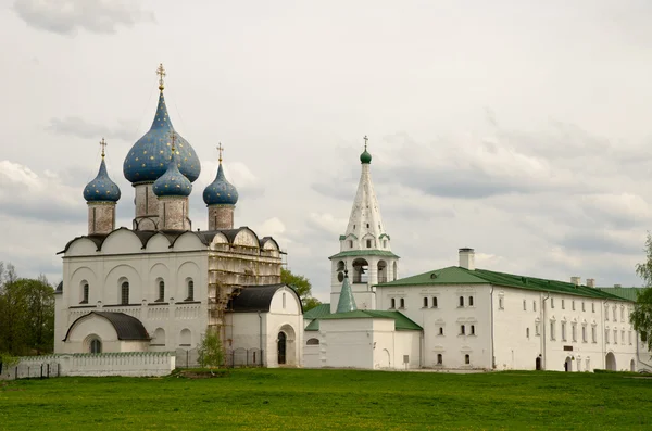 Suzdal şehirdeki antik kremlin — Stok fotoğraf