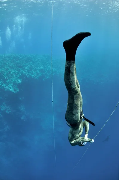 Grote voet scène van een freediving training — Stockfoto