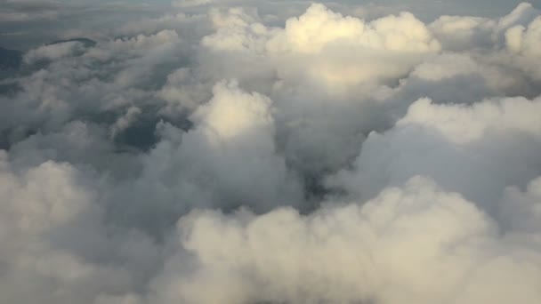 Вечерний вид с воздуха на облачность — стоковое видео