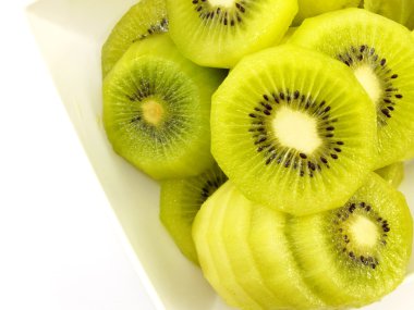 Yeşil kivi dilimi kapatın