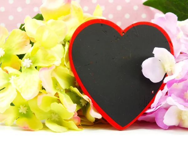 Sfondo San Valentino con confezione regalo e simbolo del cuore — Foto Stock