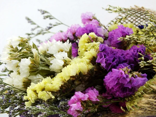 Statice piękny bukiet kwiatów — Zdjęcie stockowe