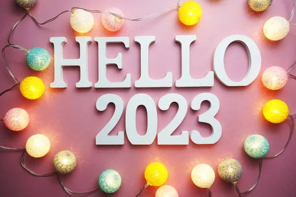 Hello 2023 Literă Alfabet Bumbac Bile Decorare Led Uri Fundal — Fotografie, imagine de stoc