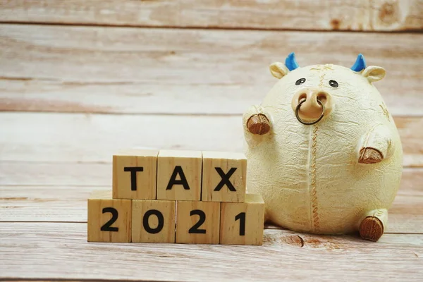 Tax 2021 Abeceda Písmeno Dřevěném Pozadí — Stock fotografie