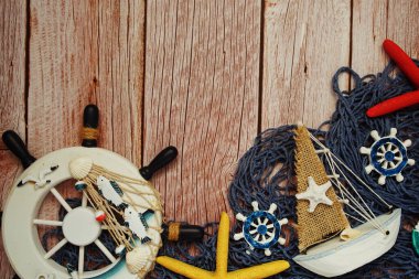 Ahşap arka planda uzay kopyası bulunan Deniz Ürünleri Dekorasyonu